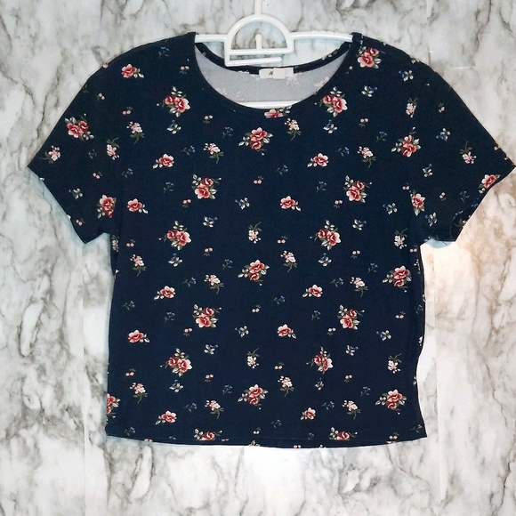 Ardene Navy Floral Crop Top size S - Picture 2 of 6